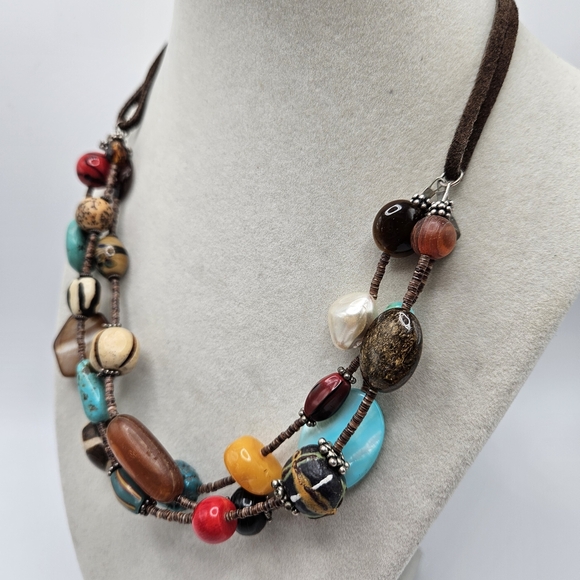 VINTAGE Genuine Stone Wood Three Strand Leather Boho Beaded Necklace - Picture 2 of 7
